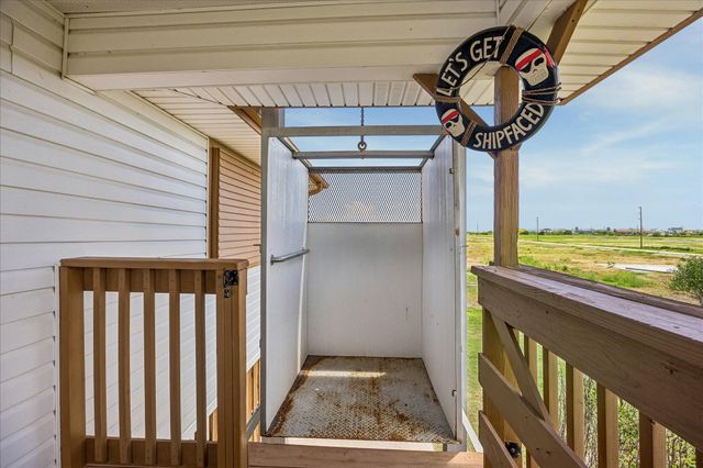 920 4th Street, Port Bolivar, TX 77650
