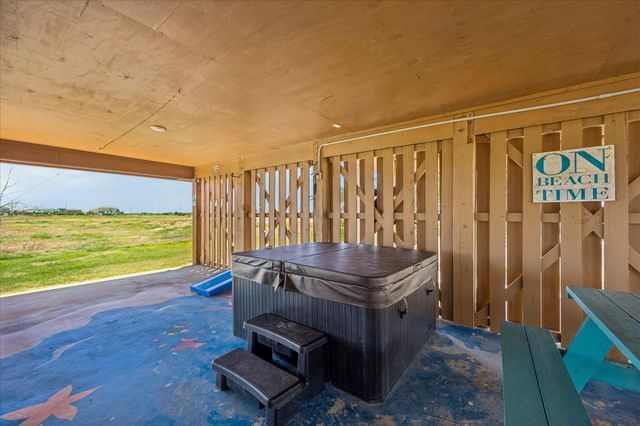 920 4th Street, Port Bolivar, TX 77650