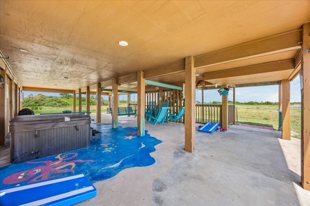 920 4th Street, Port Bolivar, TX 77650