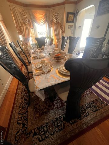 122 Rockaway Parkway, Valley Stream, NY 11580