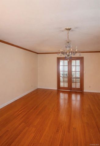 122 Rockaway Parkway, Valley Stream, NY 11580