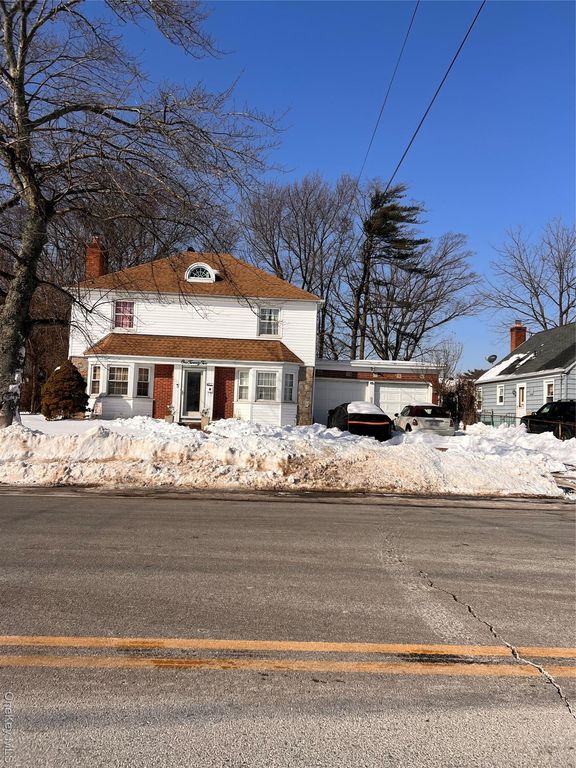 122 Rockaway Parkway, Valley Stream, NY 11580