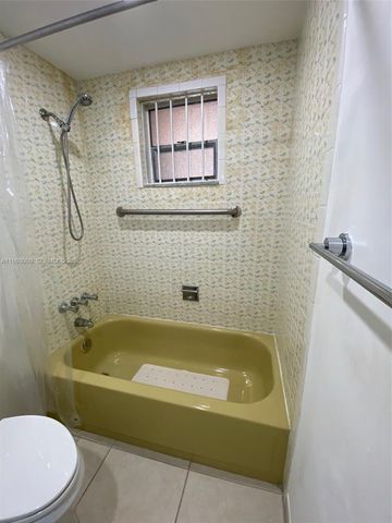 6820 W Flagler St 202, Miami, FL 33144