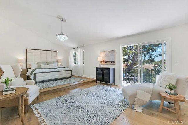 19208 Vista Grande, Northridge, CA 91326