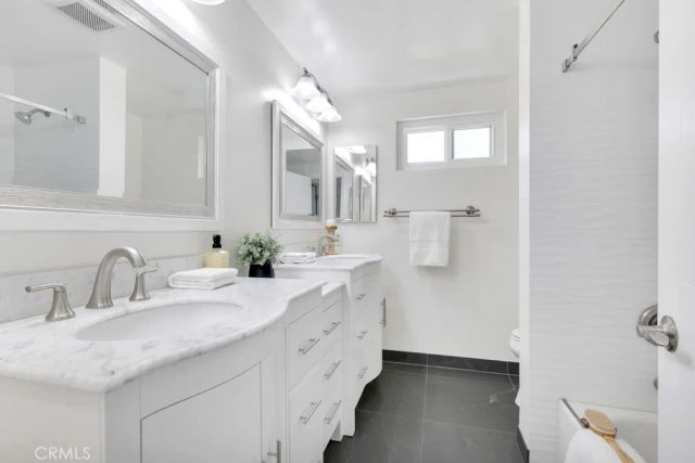 19208 Vista Grande, Northridge, CA 91326