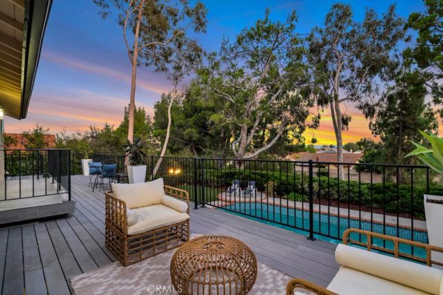 19208 Vista Grande, Northridge, CA 91326