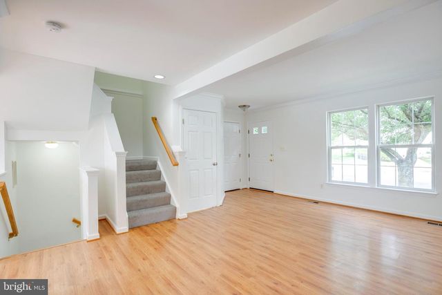 9081 FALCON GLEN CT, Bristow, VA 20136