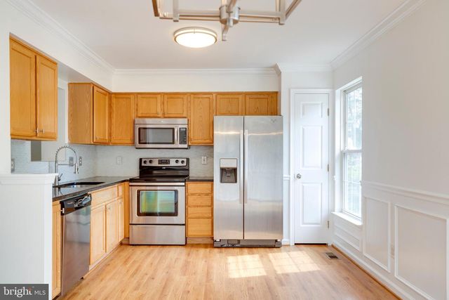 9081 FALCON GLEN CT, Bristow, VA 20136