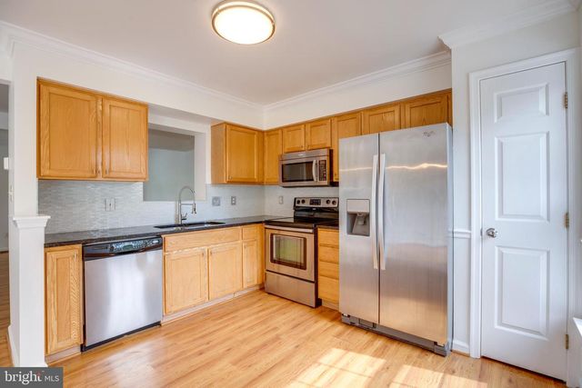 9081 FALCON GLEN CT, Bristow, VA 20136