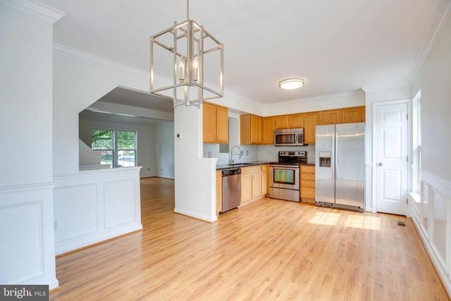 9081 FALCON GLEN CT, Bristow, VA 20136