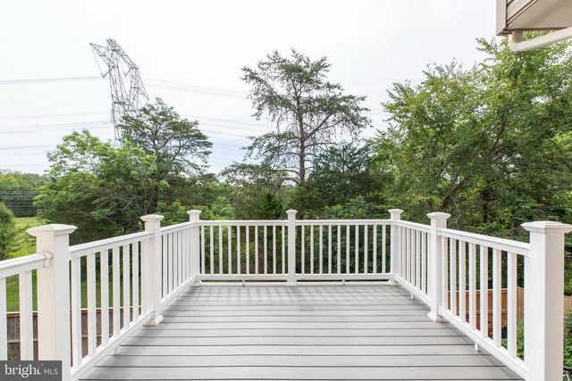 9081 FALCON GLEN CT, Bristow, VA 20136