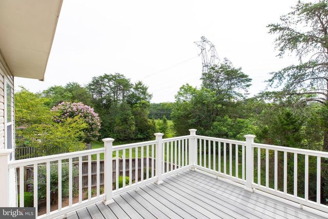 9081 FALCON GLEN CT, Bristow, VA 20136