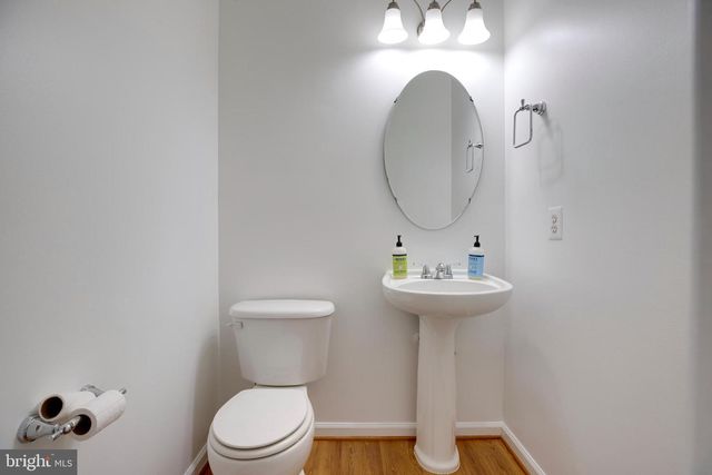 9081 FALCON GLEN CT, Bristow, VA 20136