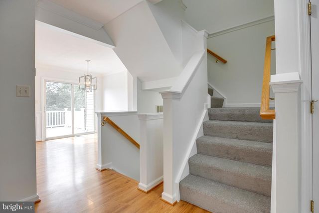 9081 FALCON GLEN CT, Bristow, VA 20136