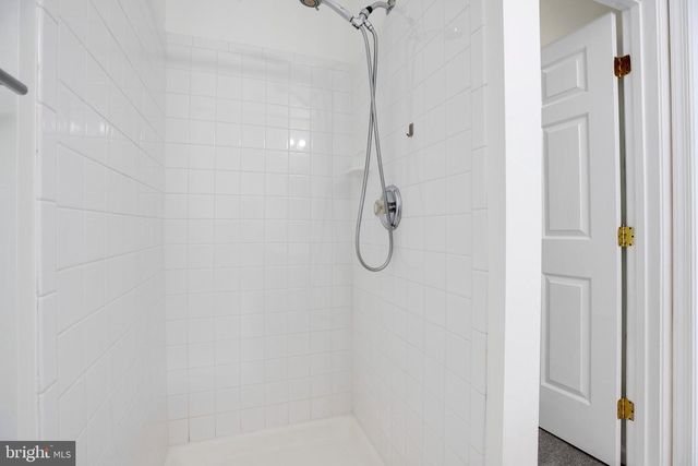 9081 FALCON GLEN CT, Bristow, VA 20136