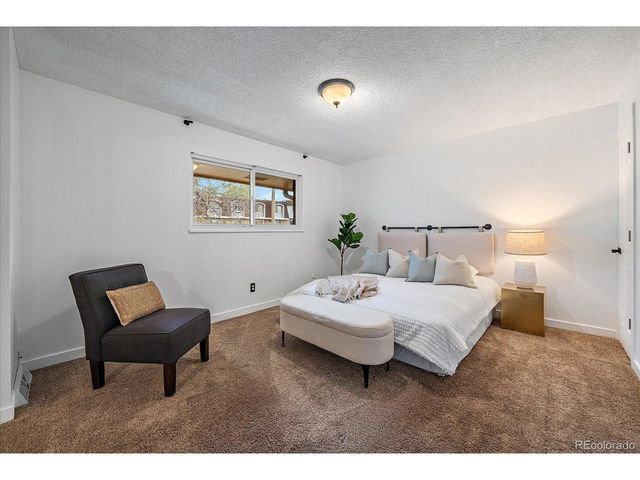 644 S Xenon Ct, Lakewood, CO 80228