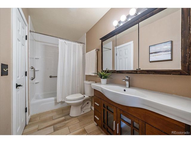 644 S Xenon Ct, Lakewood, CO 80228