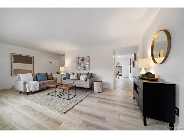 644 S Xenon Ct, Lakewood, CO 80228