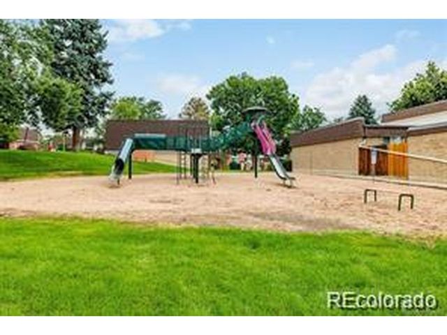 644 S Xenon Ct, Lakewood, CO 80228