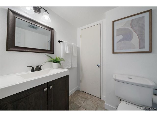 644 S Xenon Ct, Lakewood, CO 80228