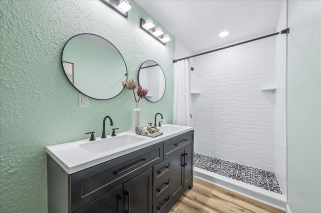5122 Avenue L, Santa Fe, TX 77510