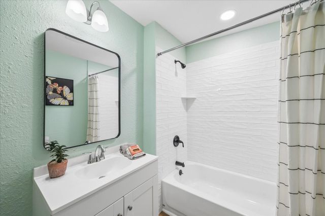 5122 Avenue L, Santa Fe, TX 77510