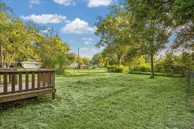 5122 Avenue L, Santa Fe, TX 77510