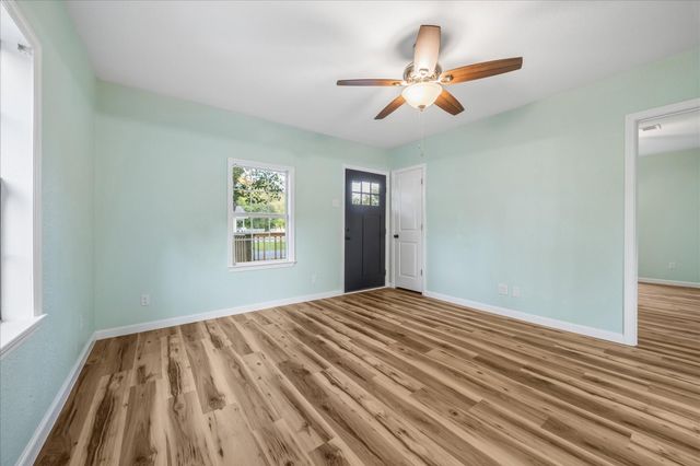 5122 Avenue L, Santa Fe, TX 77510