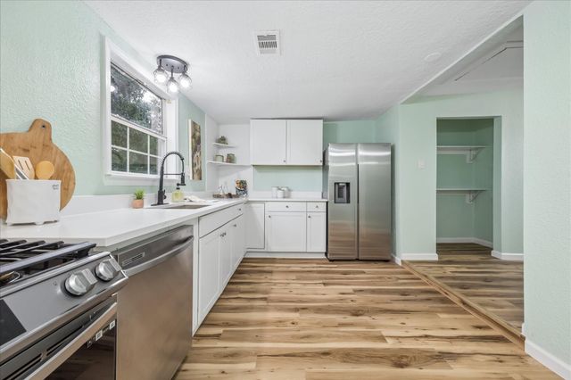 5122 Avenue L, Santa Fe, TX 77510