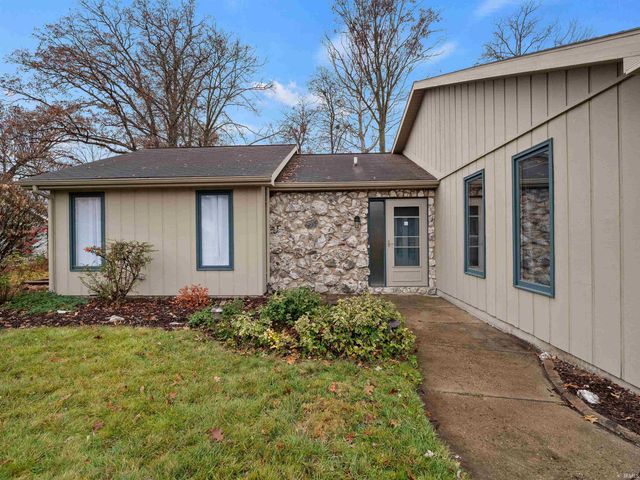 2103 Skyhawk Drive, Fort Wayne, IN 46815