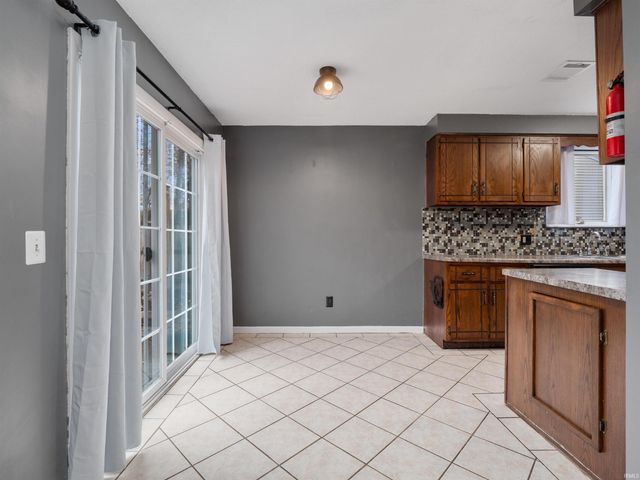 2103 Skyhawk Drive, Fort Wayne, IN 46815