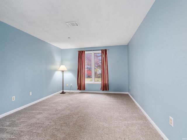 2103 Skyhawk Drive, Fort Wayne, IN 46815