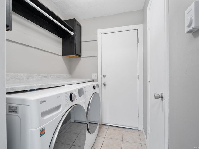 2103 Skyhawk Drive, Fort Wayne, IN 46815