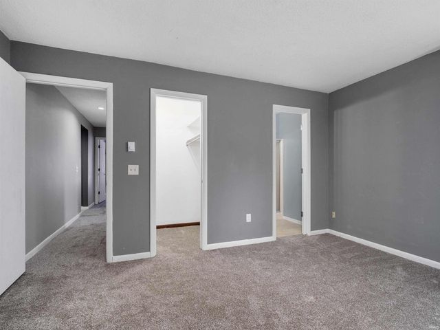 2103 Skyhawk Drive, Fort Wayne, IN 46815