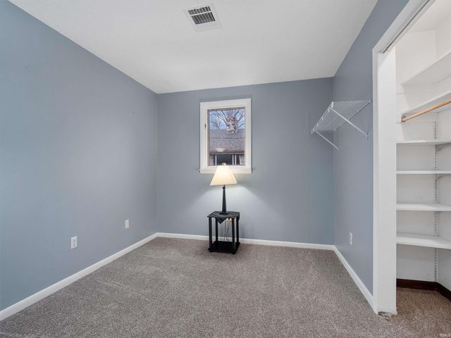 2103 Skyhawk Drive, Fort Wayne, IN 46815