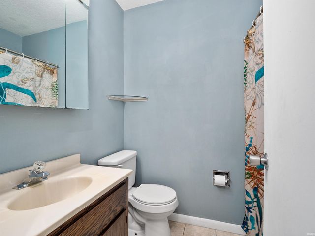 2103 Skyhawk Drive, Fort Wayne, IN 46815