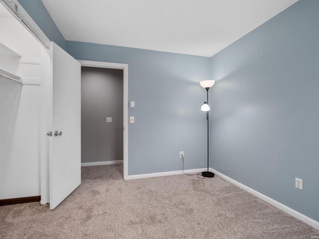 2103 Skyhawk Drive, Fort Wayne, IN 46815