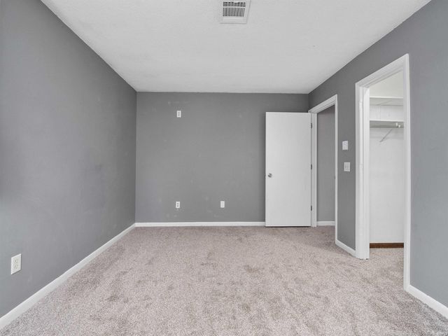 2103 Skyhawk Drive, Fort Wayne, IN 46815