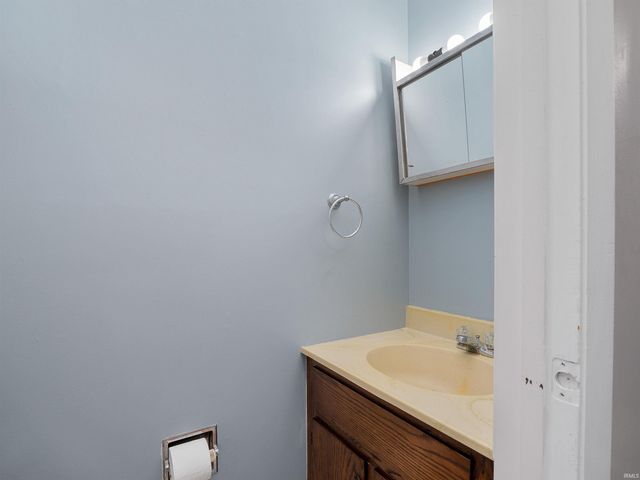 2103 Skyhawk Drive, Fort Wayne, IN 46815