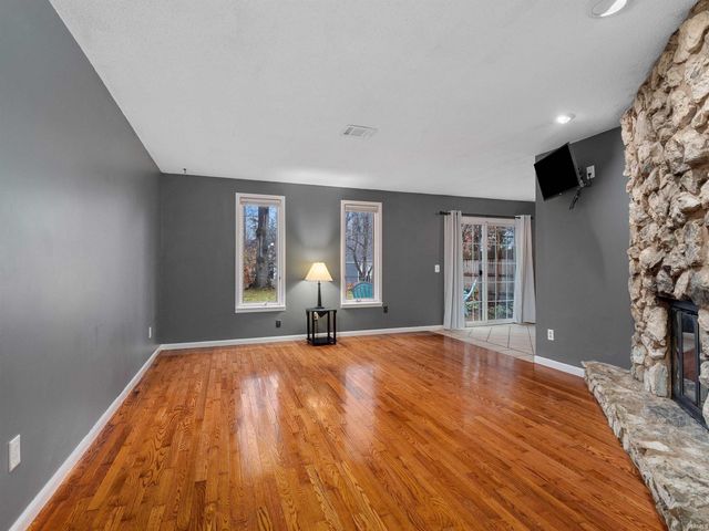 2103 Skyhawk Drive, Fort Wayne, IN 46815