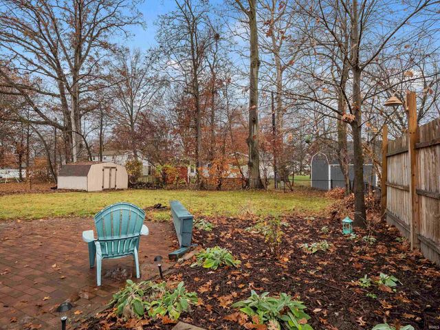 2103 Skyhawk Drive, Fort Wayne, IN 46815