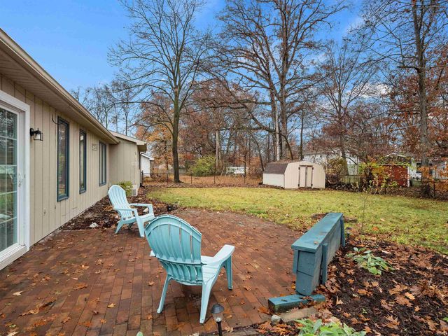 2103 Skyhawk Drive, Fort Wayne, IN 46815