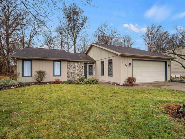2103 Skyhawk Drive, Fort Wayne, IN 46815