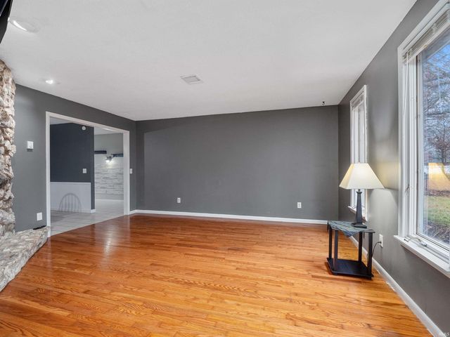 2103 Skyhawk Drive, Fort Wayne, IN 46815