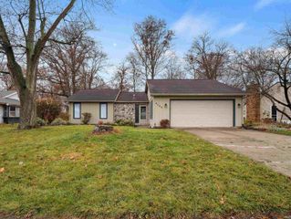 2103 Skyhawk Drive, Fort Wayne, IN 46815