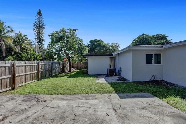 1002 S 28th Avenue, Hollywood, FL 33020