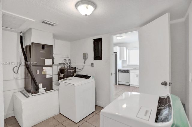 1002 S 28th Avenue, Hollywood, FL 33020