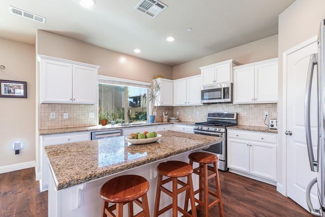 2083 Soledad Avenue, Clovis, CA 93619