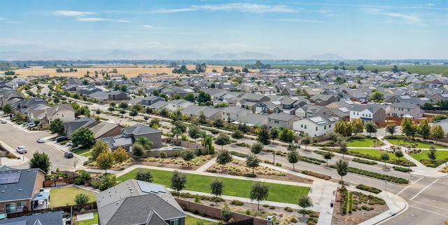 2083 Soledad Avenue, Clovis, CA 93619