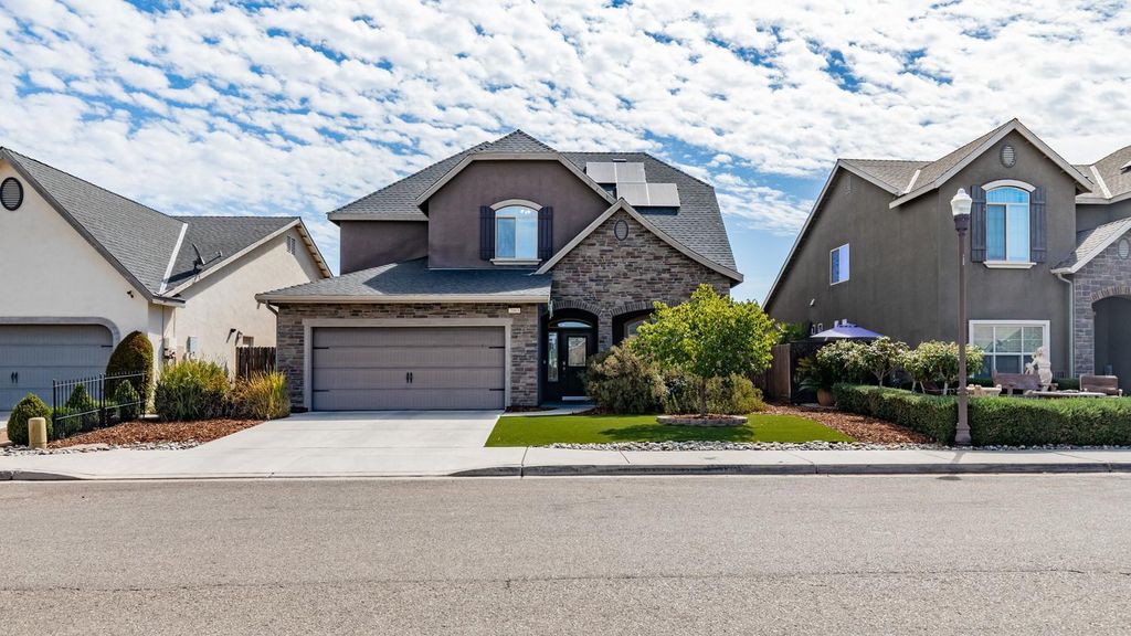 2083 Soledad Avenue, Clovis, CA 93619